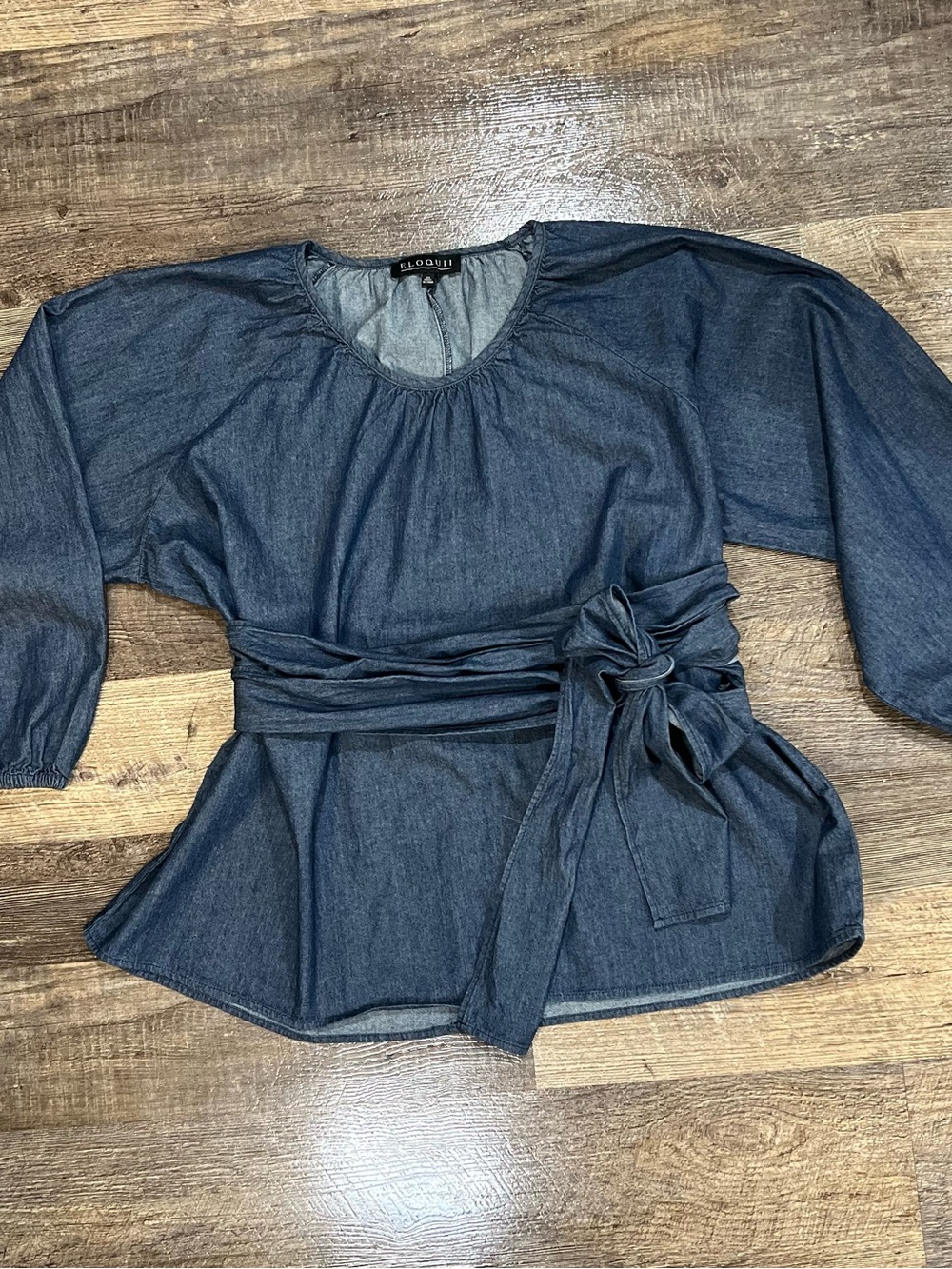 Eloquii Dark Blue Chambray Denim Tie-Waist Puff Sleeve Peplum Blouse. Size 20